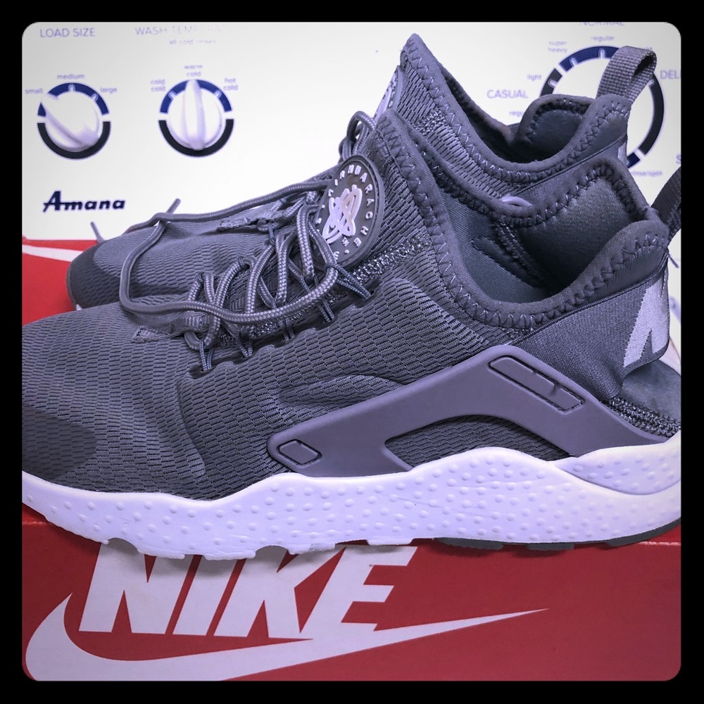 Grey women’s hurache